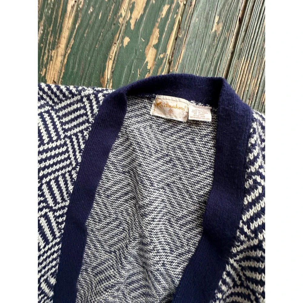 Vintage Knitmakers Navy Blue White Geometric Basketweave Cardigan Sweater Pocket